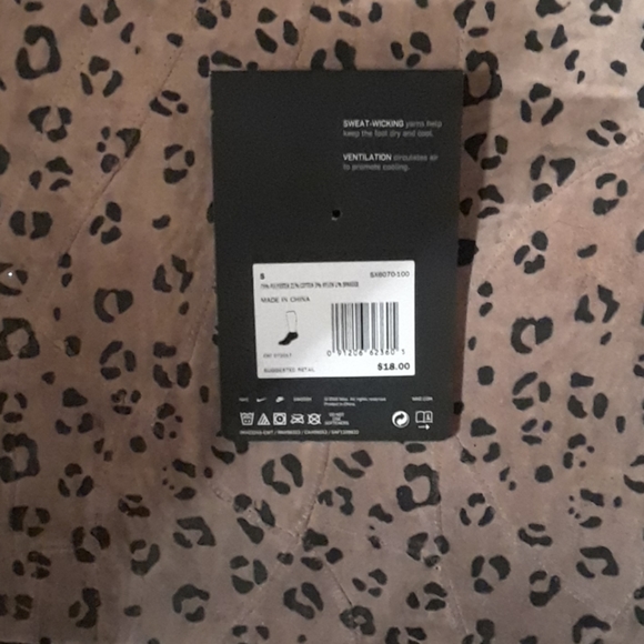 SOLD OUT🖤NIKE FANS🖤 BUNDLE SOCKS - Picture 5 of 5